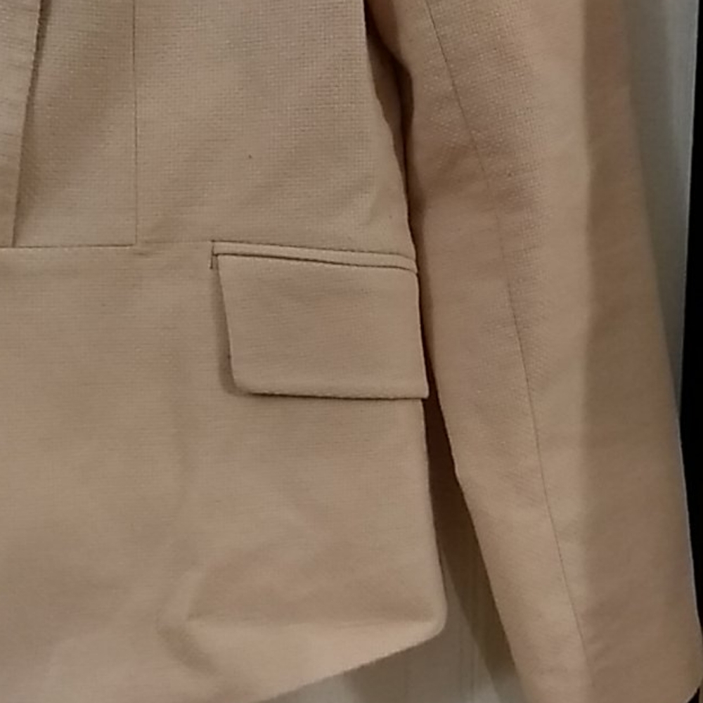 Blazer - Picture 3 of 5